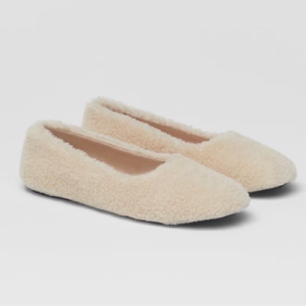 Zara Light Beige Faux Fur Ballet Flats Size 6.5 EU 37